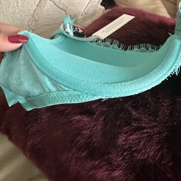 Victoria's Secret Dream Angels Push-Up Aqua Lace Bra 34C - Picture 3 of 6